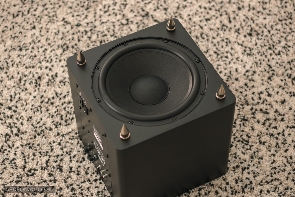 Acoustic Energy AE108 mélysugárzó teszt Gedeon Audio