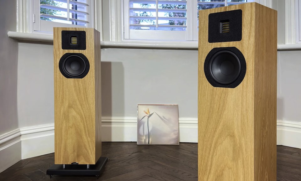 Neat Acoustics Mystique Classic hangfal Lifestyle Gedeon Audio