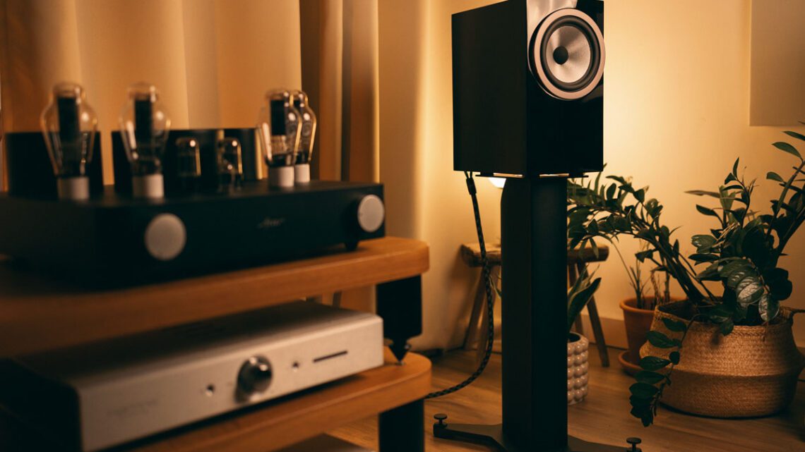 Bowers & Wilkins 705 S3 hangfal Gedeon Audio