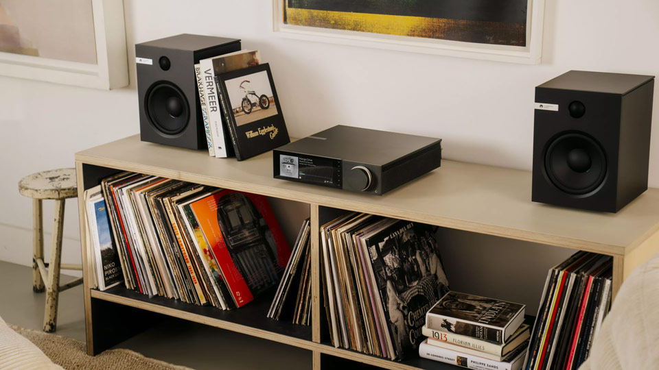 Cambridge Audio EVO 150 SE elölnézet – színes kijelző, dupla tekerőtárcsa Gedeon Audio