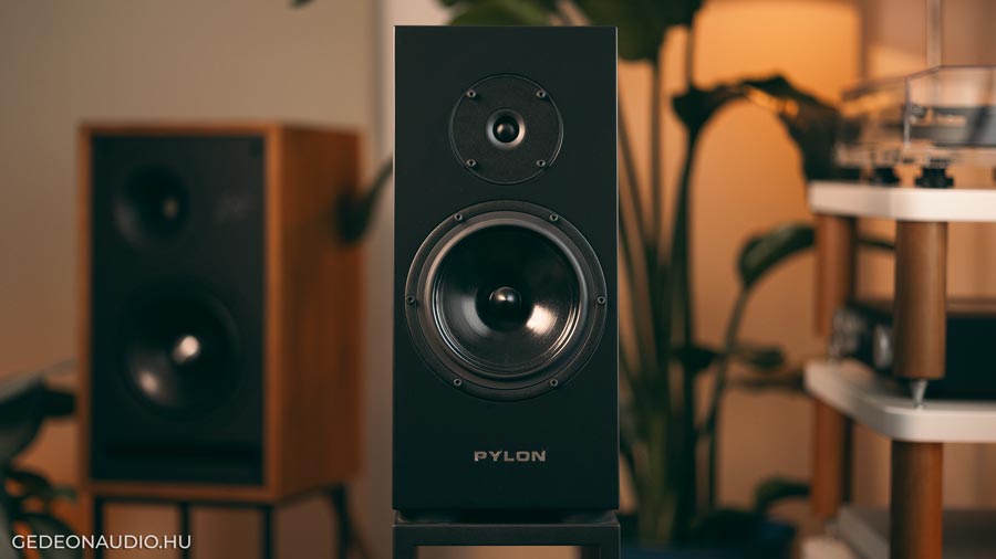 Pylon Audio Diamond Monitor 18 MKII hangsugárzó fekete színben Gedeon Audio
