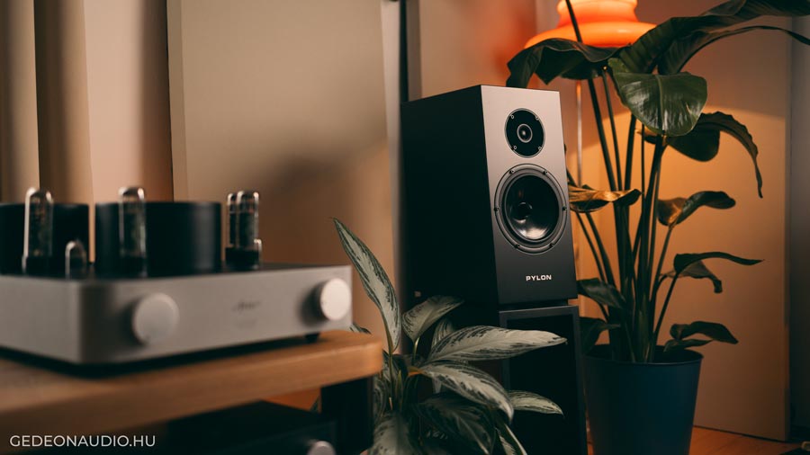 Pylon Audio Diamond Monitor 18 MKII hangfal előlnézet