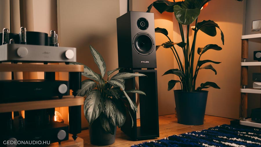 Pylon Audio Diamond Monitor 18 MKII hangfal előlnézet