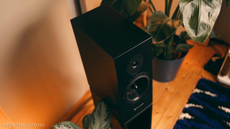 Pylon Audio Diamond Monitor 18 MKII hangfal előlnézet