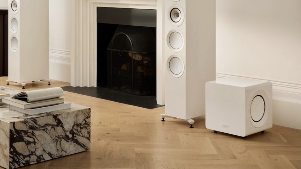 KEF KC92 aktív mélysugárzó fehér Gedeon Audio