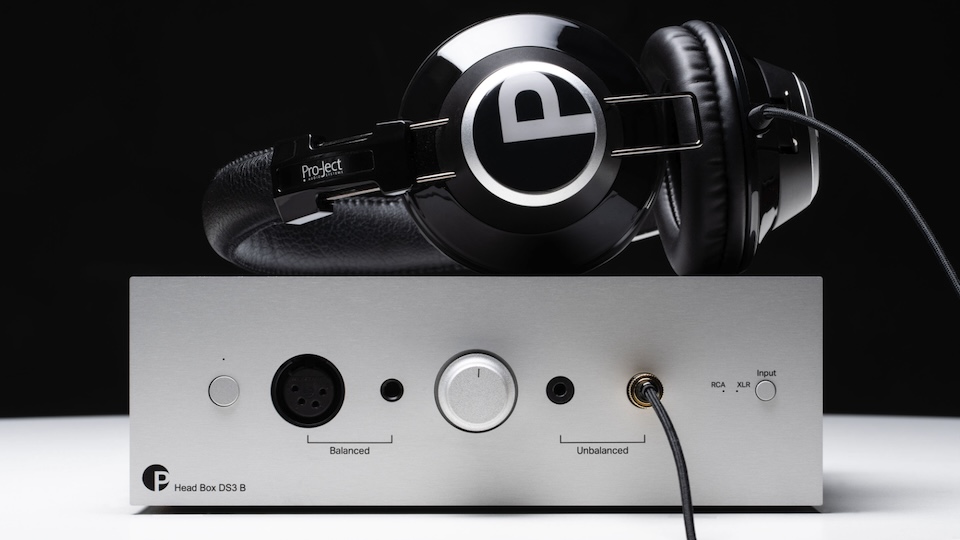 Pro-Ject Head Box DS3 B fejhallgató erősítő lifestyle Gedeon Audio